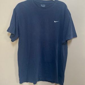 Nike men’s blue shirt size medium loose fit